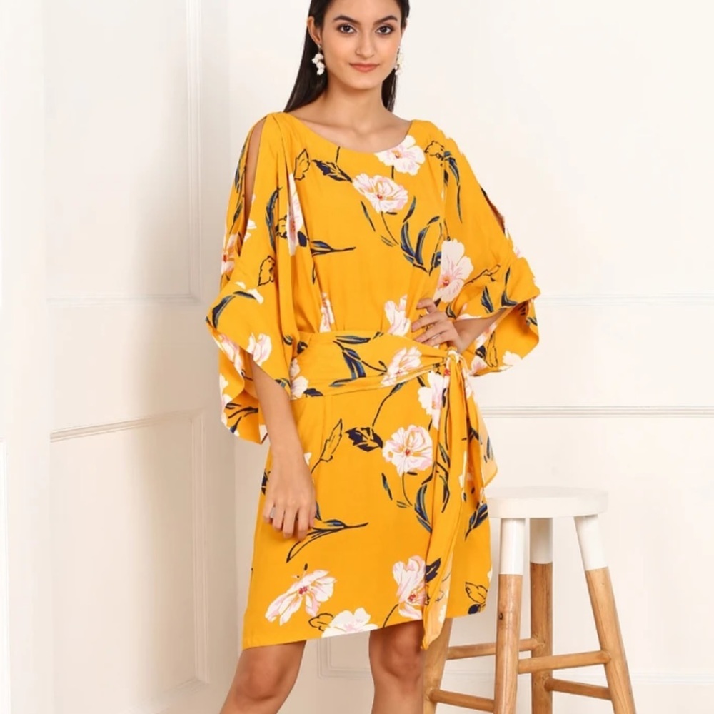 Forever 21 Sz XL Women Peplum Multicolor Dress Split Sleeves Peekaboo Back NWT